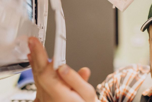Vital Air Conditioning Services | What does an aircon repairer do to fix your AC issue?